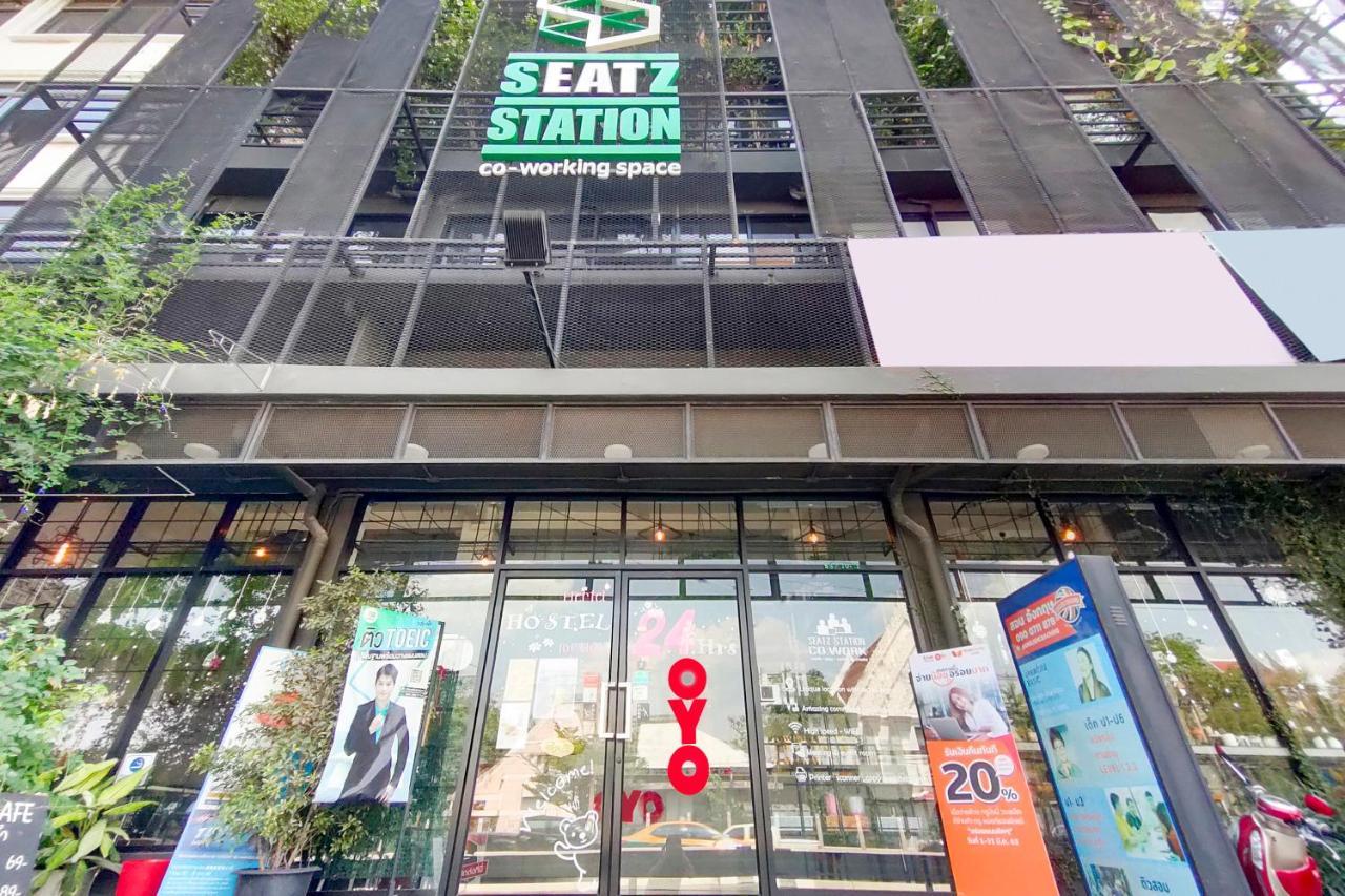 Hostel@Seatzstation Bangkok Exterior photo